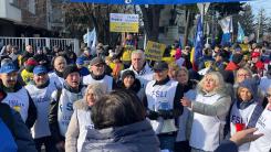 „Vor avea consecinţe grave!” Sindicatele profesorilor amenință cu proteste dacă nu se abrogă legea care prevede măsurile de austeritate