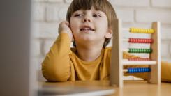 Cum atitudinea copiilor față de matematică le poate modela succesul la școală, conform unui studiu pe elevii din clasele primare