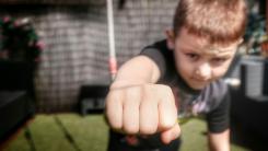 „Nu faceți niciodată asta când copilul vă lovește, chiar dacă sunteți foarte furioși”, avertizează un sociolog