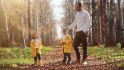 5 expresii pe care părinții inteligenți le folosesc în situații delicate, potrivit unui terapeut