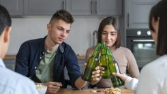 Alcoolul la adolescenți. Radu Leca arată cum să ai conversații sincere, nu predici