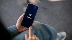 Mașină incendiată de un adolescent, după o provocare primită pe rețelele de socializare