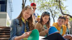 Ministerul Educației: Peste 39.000 de studenţi ce provin din medii dezavantajate vor putea beneficia de burse sociale