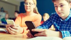 Afișele de pe TikTok, Facebook și Instagram care îi sperie pe părinți: Îi îndeamnă pe elevi să participe la acte de violență organizată