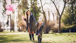 Ce este „panda parenting” și cum ajută la dezvoltarea independenței copiilor