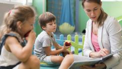 „Sosesc în scutece și nu pot vorbi”: Semnal de alarmă tras de educatoarele din Anglia