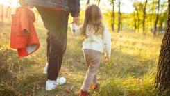 Valoarea muncii, respectul și alte 9 lecții de viață de bază pe care mulți părinți uită să le predea copiilor de astăzi