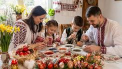 Paște 2026: Tradiția vopsirii ouălor te ajută să creezi amintiri cu copiii! Idei rapide pentru părinți ocupați