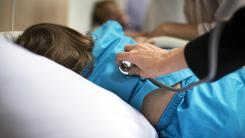 Produsele din casă care trimit mii de copii mici la urgențe, conform unui nou studiu