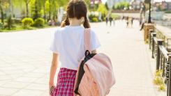 Radu Leca susține prevenția abandonului școlar pentru copiii cu părinți plecați la muncă în străinătate, numiți „rămași acasă”