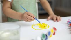 Educatoare din Craiova, acuzată că ar fi agresat copiii. Poliția a deschis o anchetă