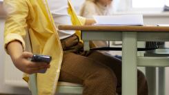 Sindromul generației emoticoanelor și declinul atenției la tineri. Mircea Miclea arată cum modifică internetul creierul elevilor