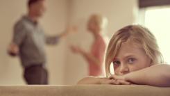 Ce este un plan parental și de ce reduce tensiunile dintre adulți înainte ca ele să ajungă pe umerii copilului? 