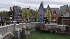 Peste 1.000 de elevi de gimnaziu își testează cunoștințele pentru o excursie la Disneyland Paris