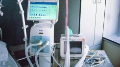 O minoră de 12 ani, lovită pe trotuar de o mașină, a murit la spital
