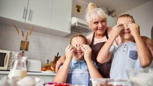 Mamele și bunicile continuă să pregătească această gustare pentru copii, deoarece este nutritivă și ieftină