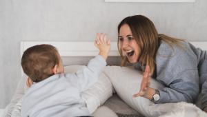 Adio laude automate! Afirmația care ajută un copil să crească mult mai mult decât un simplu „bravo”