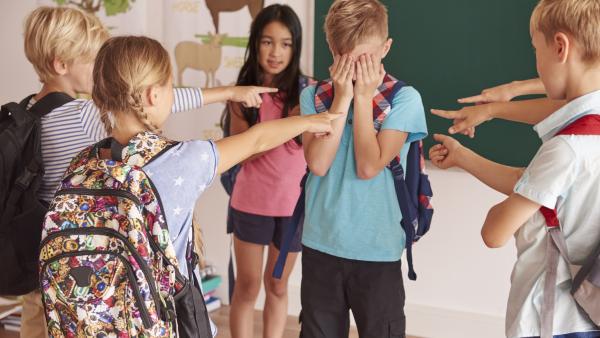 Bullying-ul si efectele fenomenului nimicitor. Care este semnalul de alarmă al agresiunii și cum să învățăm copilul să-i facă față