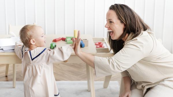 7 afirmații Montessori pe care o să vrei să le folosești cu copilul tău! Aceste cuvinte sunt magice