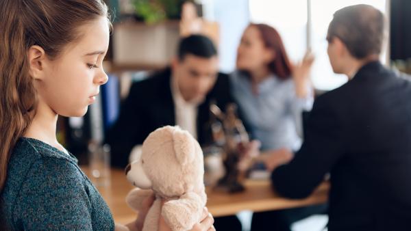 10 afirmații pe care NU ar trebui să le spui niciodată copiilor în timpul unui divorț. Experți: „Ar trebui să le eviți cu orice preț!”