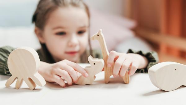 O fetiță de 5 ani are nevoie de un rinichi: Educatoarea ei face o alegere curajoasă
