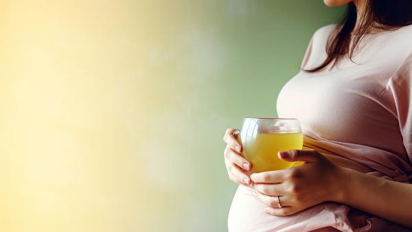 Esti o viitoare mămică? Asigură-te că NU bei aceste infuzii pentru a evita riscurile pentru tine și copilul tău