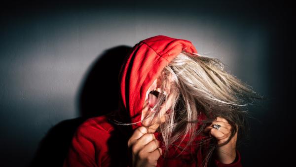 Morocănos, rebel, secretos, adolescent cu ”acte în regulă”.  Cele 5 sfaturi pentru o comunicare eficientă cu un copil adolescent