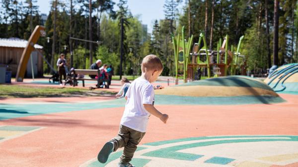 Obstacolele „invizibile” pe care le confruntă copiii cu autism. Mămica Maria: „Ar putea fi evitate!”
