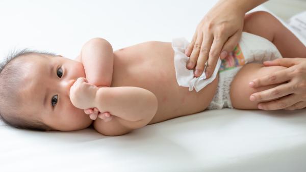 Șervețelele umede pentru bebeluși: De ce NU sunt cea mai bună opțiune pentru a vă curăța copilul? Sfatul de aur al Organizației Consumatorilor și Utilizatorilor