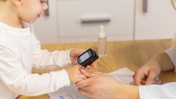Ziua Mondială a Diabetului. Dr. Ciuhodaru, veste bună: „Vreau ca toţi copiii să benefieze gratuit de cel mai bun tratament”