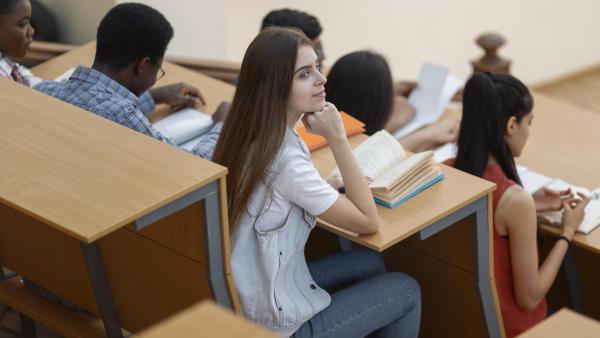 Erasmus+ 2026: 5,2 miliarde Euro pentru 1,3 milioane de tineri și 100.000 de organizații. Oportunități pentru copilul tău în Europa