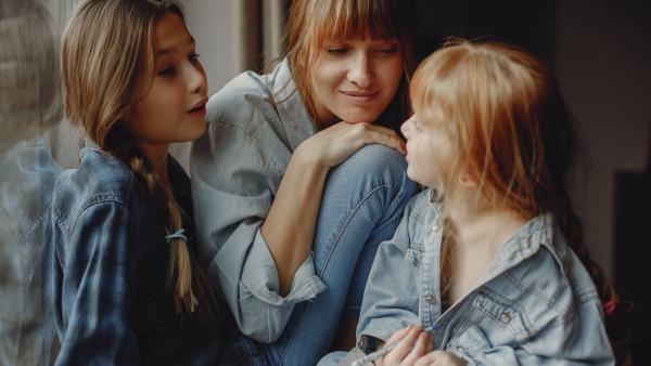 Mamă de doi adolescenți. Radu Leca: „Compromisul care păstrează pacea se transformă în sabotaj emoțional”