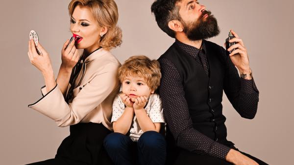 Greșelile părinților la ședințele foto: De la obsesia perfecțiunii la tantrumuri. Sfaturile fotografului Mihaela Cuturela / VIDEO
