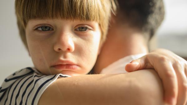 Rolul părintelui în prevenția suicidului la adolescenți. Radu Leca: „Prezență, consecvență, responsabilitate”