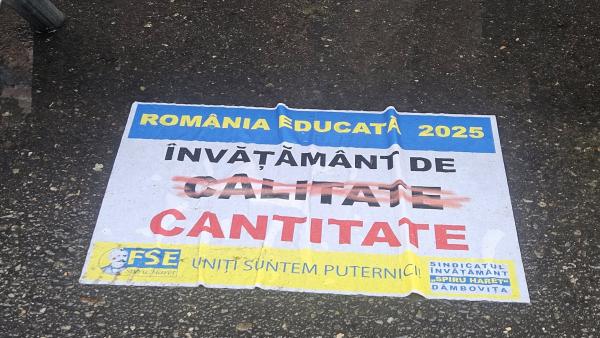 Studenții protestează în fața Palatului Cotroceni. „O serie de universități au anunțat deja creșteri ale taxelor de școlarizare”