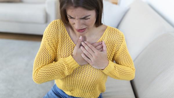 Tot mai mulți tineri vor face infarct și AVC în următorii ani. Care este motivul