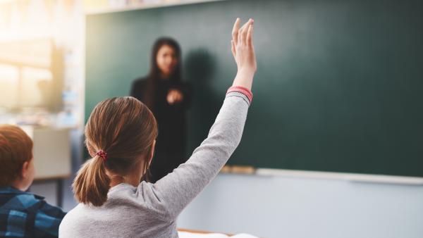 După 25 de ani de predare, această profesoară a decis să renunțe la trei reguli din clasa ei: „Doar îți irosesc timpul!”