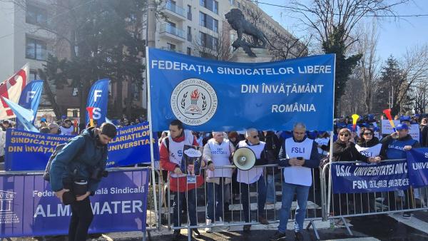 Luni începe simularea pentru Evaluarea Națională. Profesorii amenință că vor boicota examenele