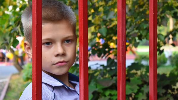 Absenteismul școlar cronic nu începe cu absențe, începe cu semne ignorate. Radu Leca spune cum îl oprești la timp