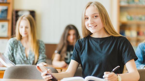 Cifrele de şcolarizare aferente anului şcolar şi universitar 2026 - 2027, stabilite prin Hotărâre de Guvern