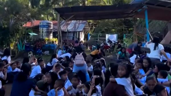 Teroare la școală în momentul producerii cutremurului din Filipine. Unii copii au leșinat de frică / VIDEO