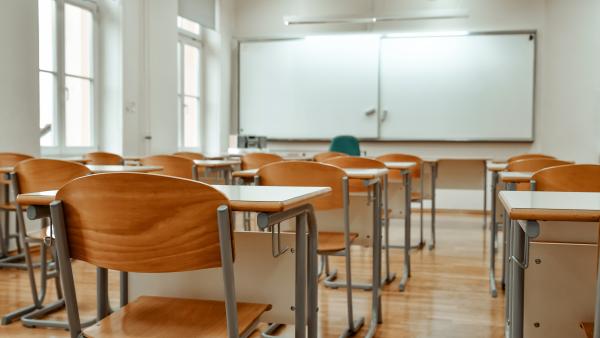 Noi standarde naționale de evaluare pentru elevi, lansate în consultare publică de Ministerul Educației