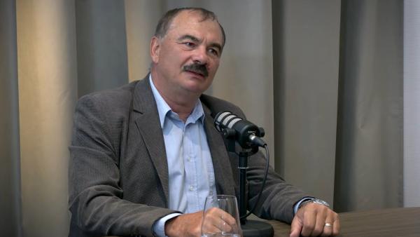 Mircea Miclea: Să reintroducem tezele, unice la nivel național, la aceeași oră. Noul format al Evaluării Naționale, pe model PISA 