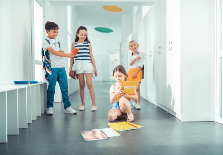 „Predarea devine o profesie riscantă!” Neliniștea profesorilor în fața exploziei incidentelor din școli