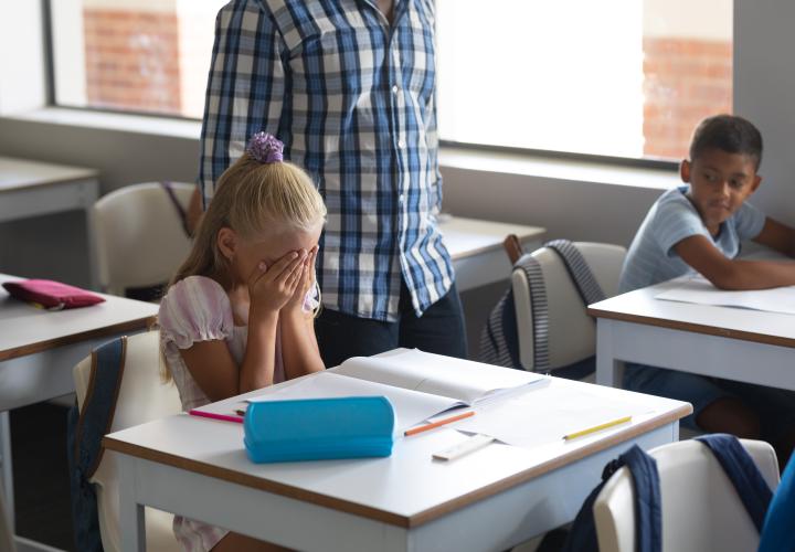 „Sunt profesor și de asta mă tem cel mai mult zi de zi”, spune un cadru didactic: „Sunt îngrozită!” 