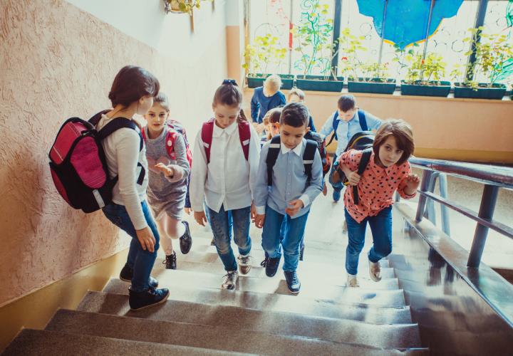 Școlile înăspresc sancțiunile pentru elevi chiar în timpul anului școlar: Pot pierde până la 4 puncte la purtare