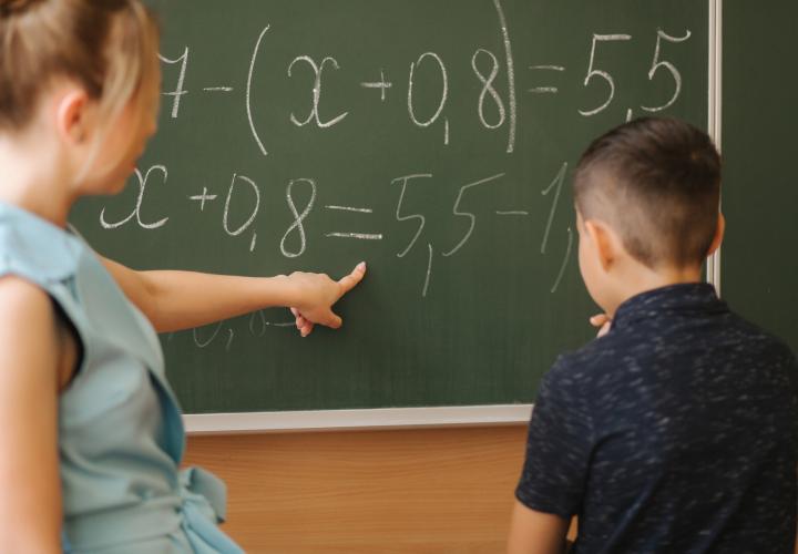 Secretul performanței asiatice la matematică vs. sistemul românesc: Analiza expertului Mihail Bălună