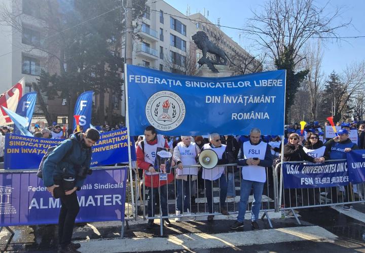 Sindicaliștii din educație protestează: „Suntem în stradă pentru că ministrul nu vrea să înțeleagă și nu vrea să aplice corect legea”