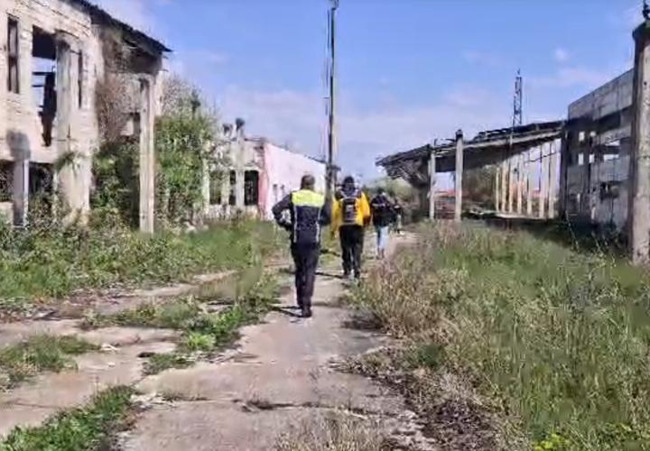Cei doi frați dispăruți în Râșnov au fost găsiți. Erau într-o casă părăsită, speriați, ascunși sub un pat 