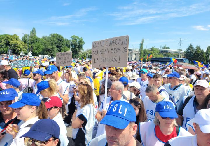 Revolta cadrelor didactice: Marșul de protest din 17 Iunie și zidurile surde ale Guvernului față de Educație / VIDEO